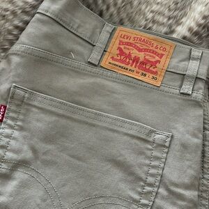 Men’s Levi’s khaki jeans, boot cut! 38/30